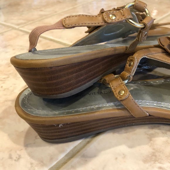 Adrienne Vitadini sandals tan - Picture 4 of 6